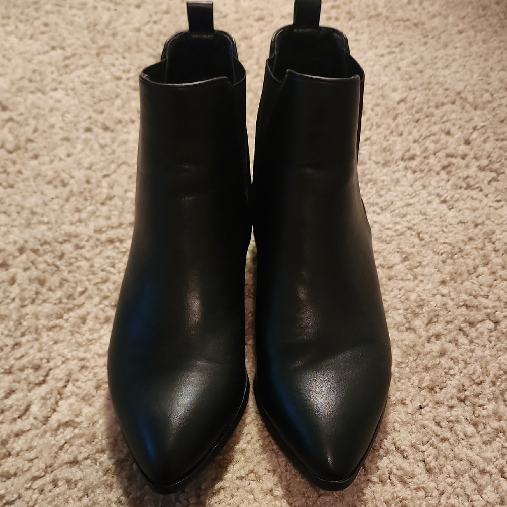 TOP Moda Sleek Black Ankle Booties